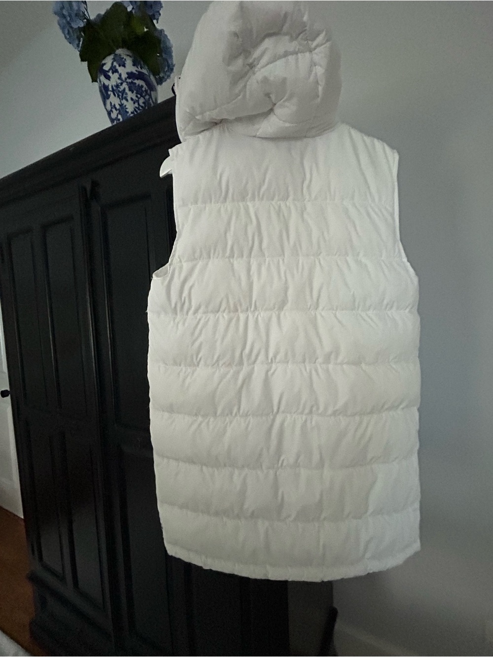 White Puffer Zella Vest - Picture 3 of 11